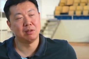 郭士强下课冲热搜！杨毅说中国篮球到头了！！