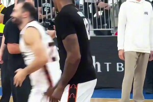 被誉为NBA最美妻子的艾米莉，是怎么跟霍福德走到一起的？